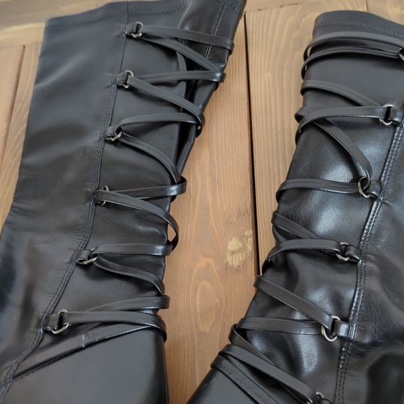 Franco Sarto Women’s Tall Black Shiny Faux Leather Back Lacing Pointed Boots - Picture 5 of 12